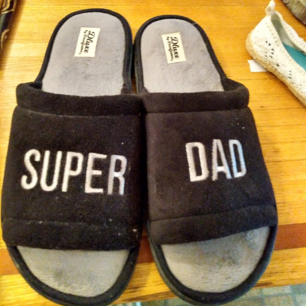 Dluxe by Dearfoams "Super Dad" XL (13-14) Slip on Memory Foam Slippers